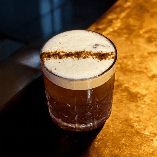 Carajillo - Café con Licor 43, aromático y perfecto para cerrar con estilo. en Le Grenier
