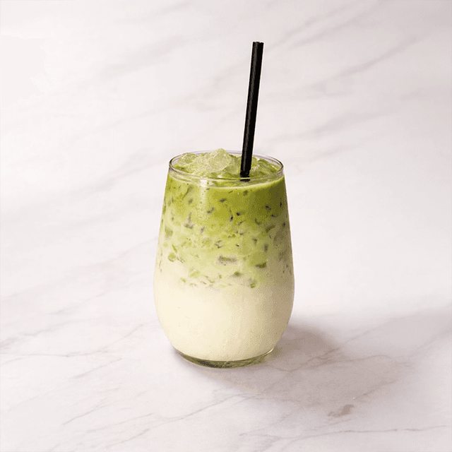 Matcha Frappé - Matcha con leche en versión frappé helada y cremosa. en Le Grenier