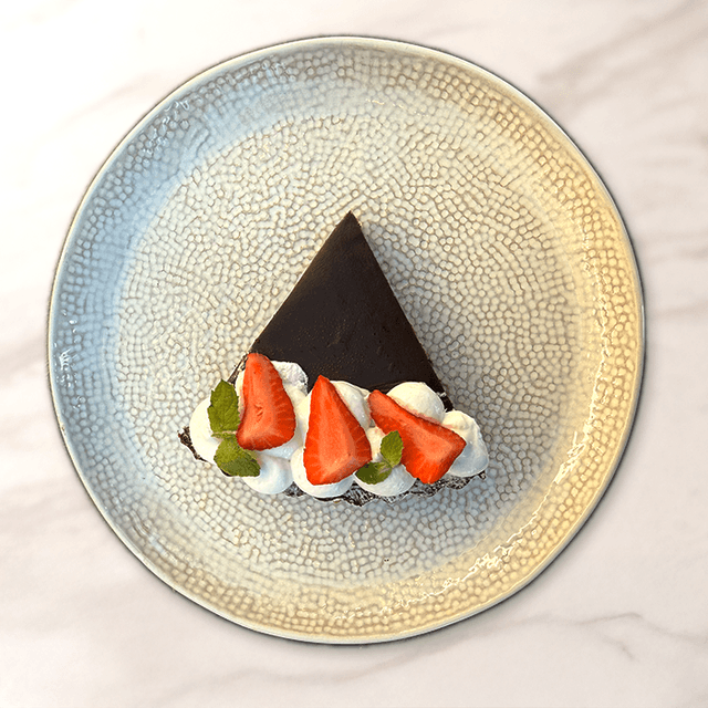 Tartaleta de Chocolate - Base crujiente, chocolate intenso y centro de manjar cremoso en Le Grenier