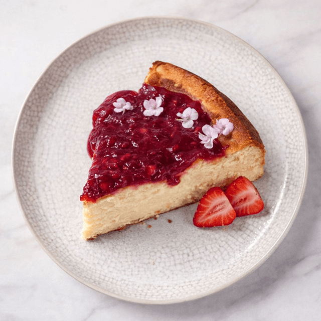 Tarta Vasca - Cheesecake estilo vasco, dorado por fuera y ultra cremoso en Le Grenier