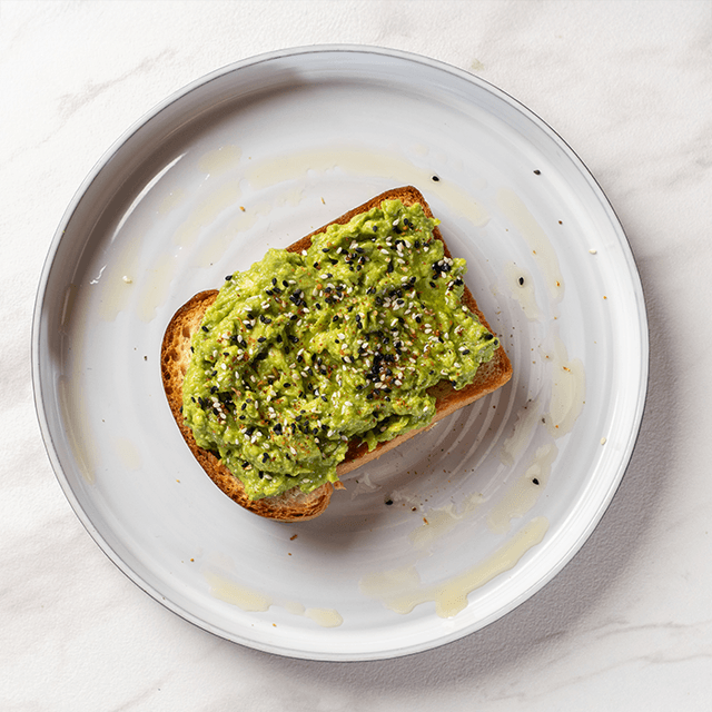 Tostada de Palta - Palta Hass triturada, limón, aceite de oliva y semillas tostadas en Le Grenier